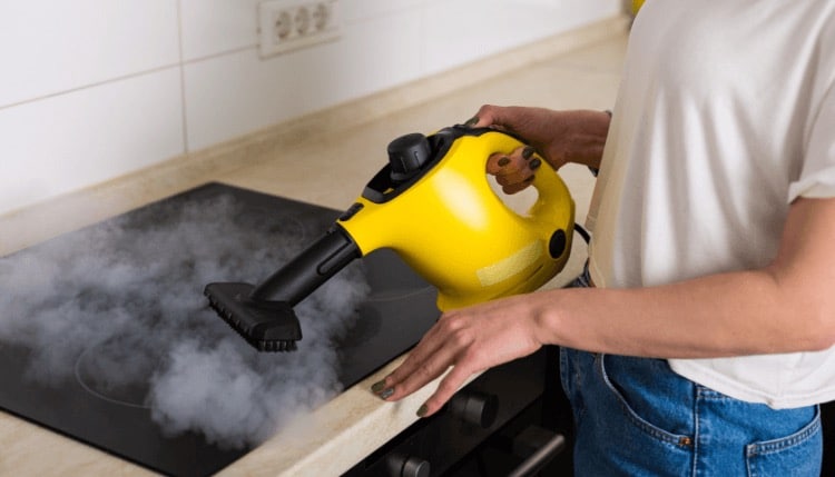 Comment nettoyer sa plaque de cuisson à la vapeur ?